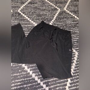 Impact Lightweight Cropped Athletic Pants